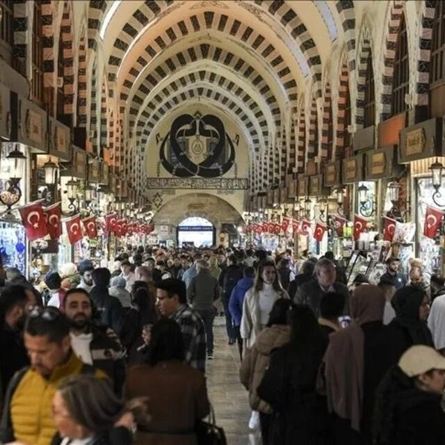 Yurt içi turizmde harcama yüzde 32,6 arttı