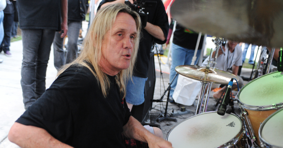 Iron Maiden'ın davulcusu Nicko McBrain, Donald Trump'ın golf oynama davetini reddetti: Hapse atılmalı!