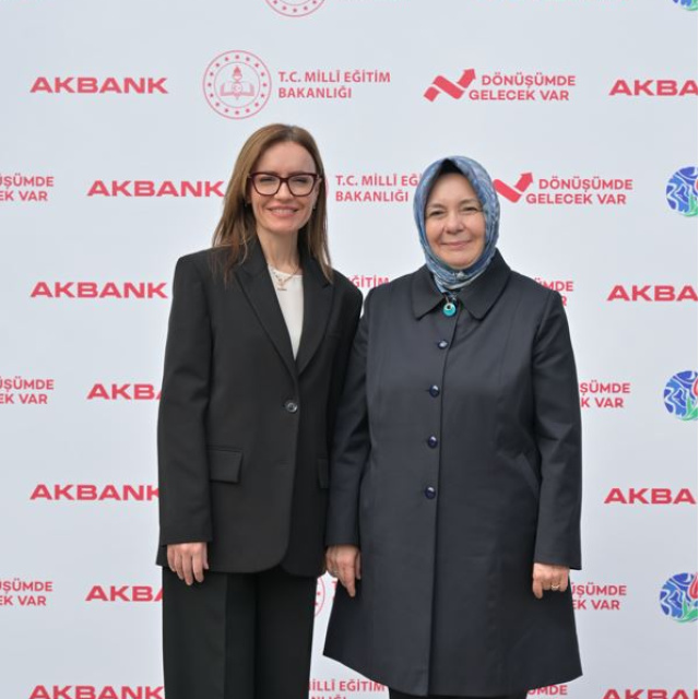 Öğretmenler yetiştirecek, gençler dönüştürecek
