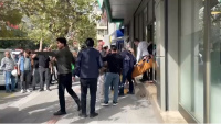 Son dakika: Hamile kadına bıçaklı saldırı! Ağır yaralandı, kaçıp bankaya sığındı! | Son dakika haberleri