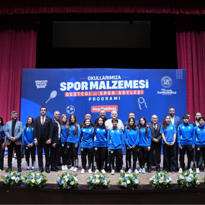 Arnavutköy'de okullara spor malzemesi desteği