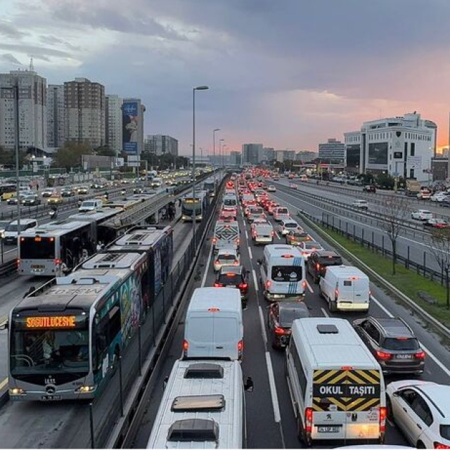 İstanbul'da trafik yüzde 83'e ulaştı
