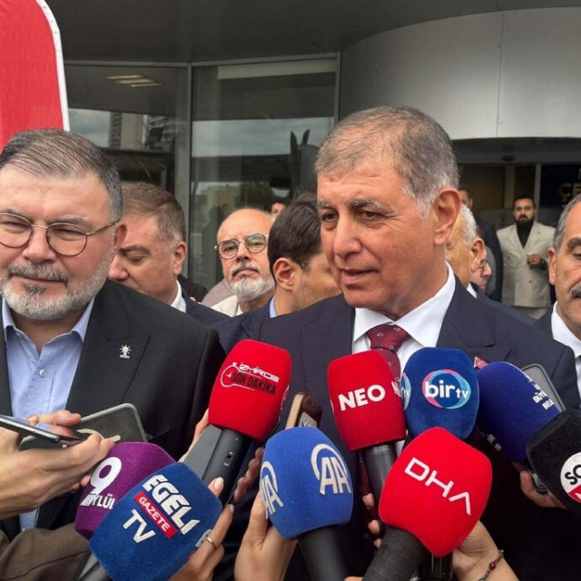 AK Parti'ye geçiş sürecini paylaştı