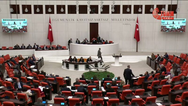 Fon teklifi yasalaştı