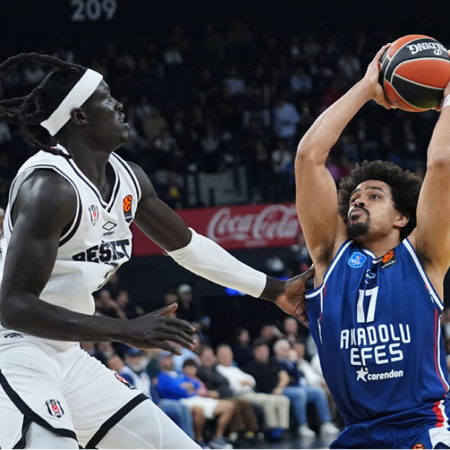 EuroLeague'de Türk derbisi Anadolu Efes'in
