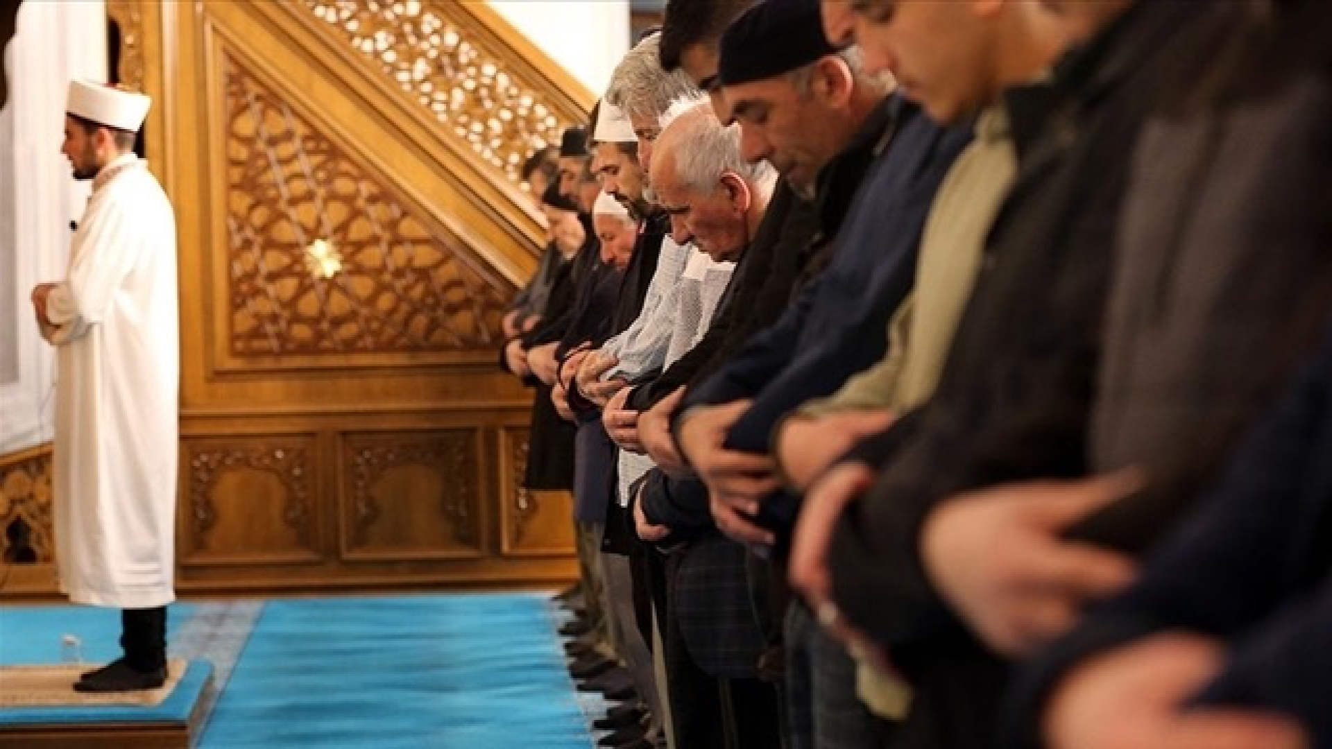 Cuma namazı nasıl kılınır ve kaç rekattır?
