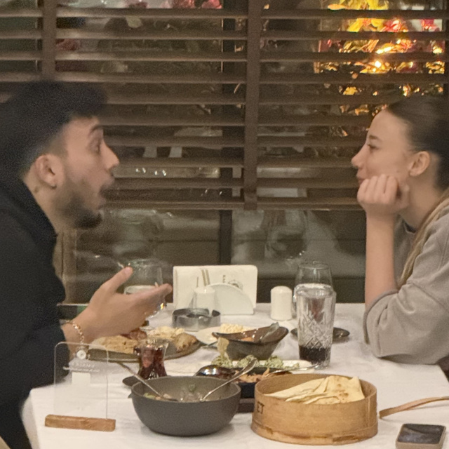 Baş başa yemek