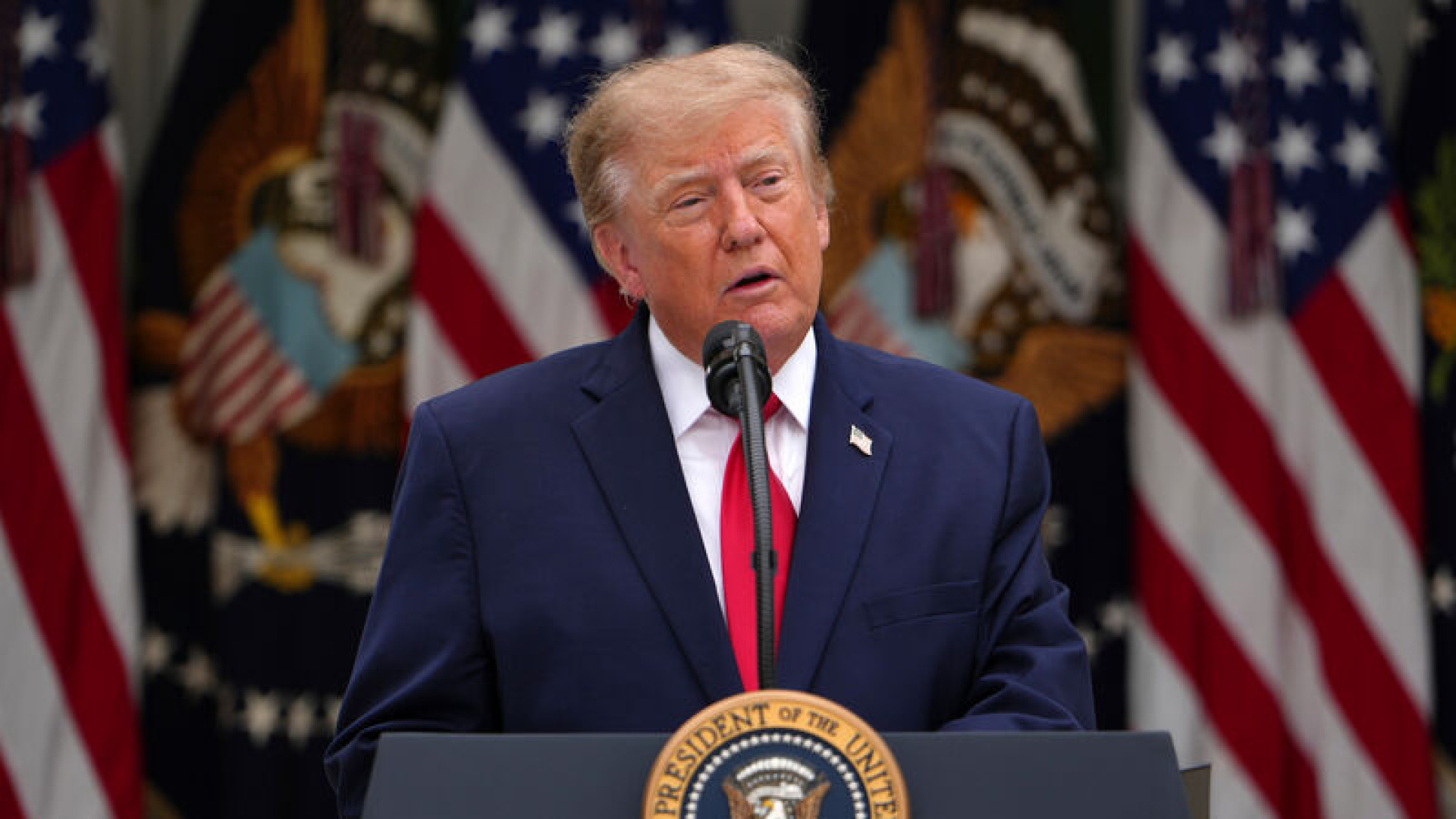 Trump: İran'a yeni bir operasyon düzenlemeyi düşünebiliriz
