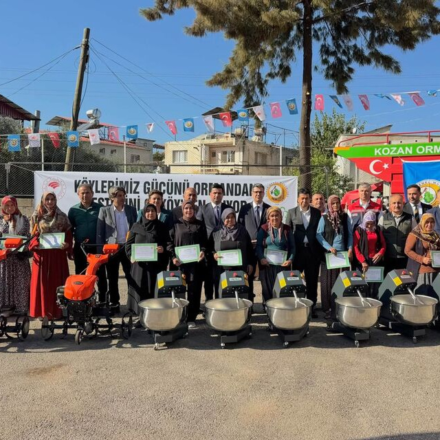 Kozan'da kadınlara makine desteği