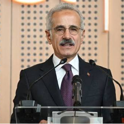 "Hatay Havalimanı'nı yıl sonunda tamamlamayı hedefliyoruz"