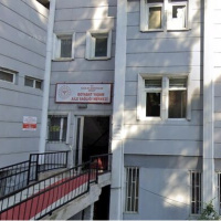 Aile sağlık merkezinde doktorun tüfeği hemşireyi vurdu
