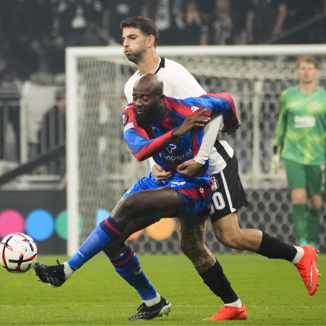 Beşiktaş'a kötü haber! Elinde kırık var
