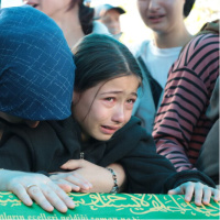 10 yaşındaki Elif defalarca tabutu öptü