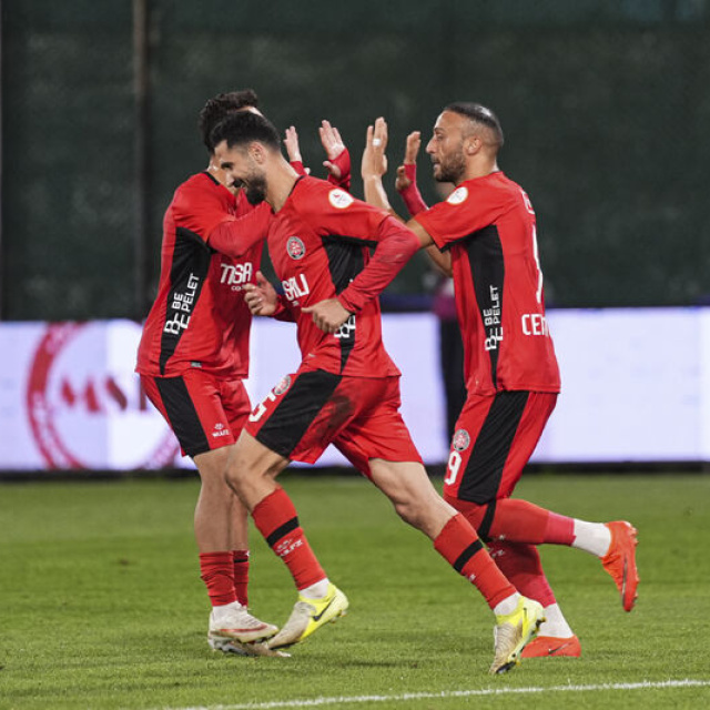 Fatih Karagümrük üç maç sonra kazandı!
