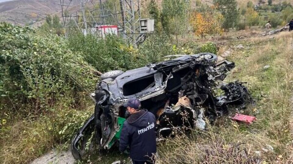 Hurdaya dönen araçta can verdi