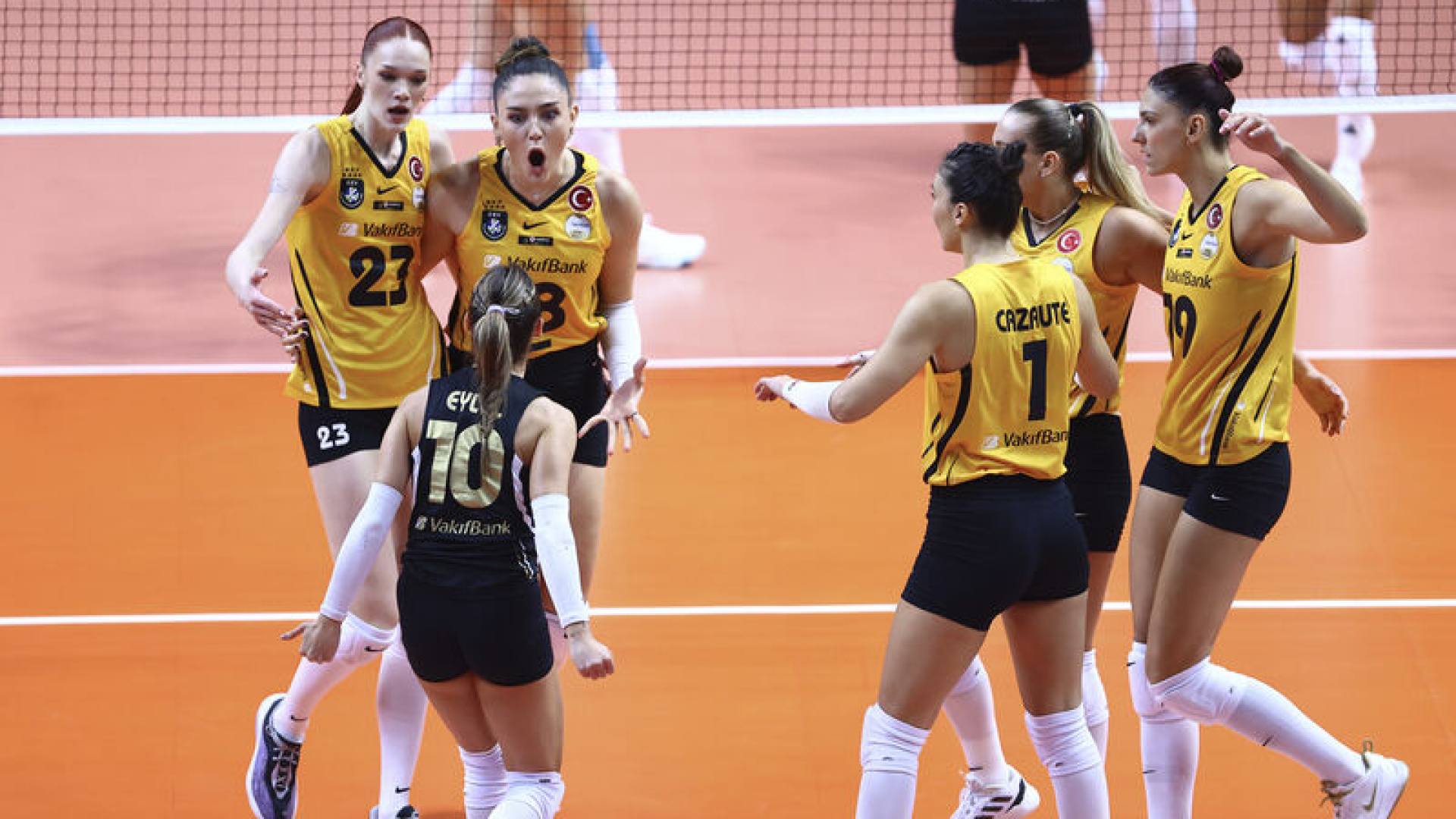 VakıfBank Galatasaray Daikin'i 3-0 Mağlup Etti