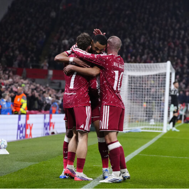 Ferdi'li Brighton, Liverpool'a diş geçiremedi!