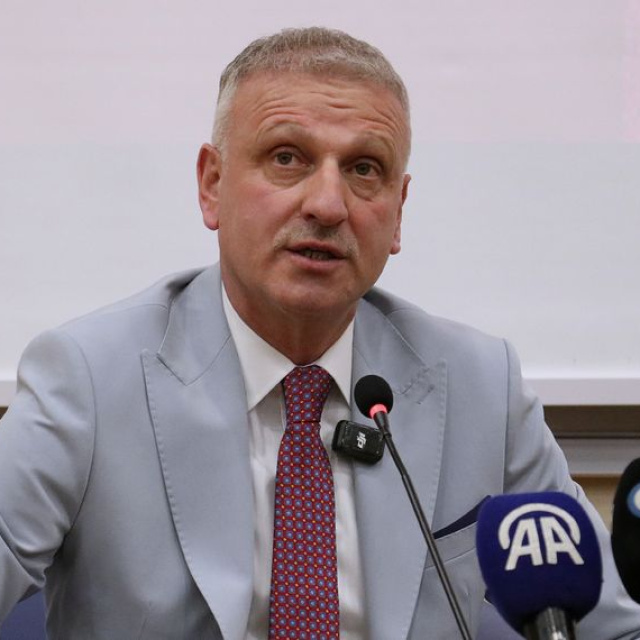 Oktay Saral görevinden istifa etti
