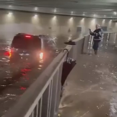 İstanbul'da sağanak alarmı! Pendik'te korkutan görüntü!