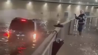İstanbul'da sağanak! Korkutan görüntüler!