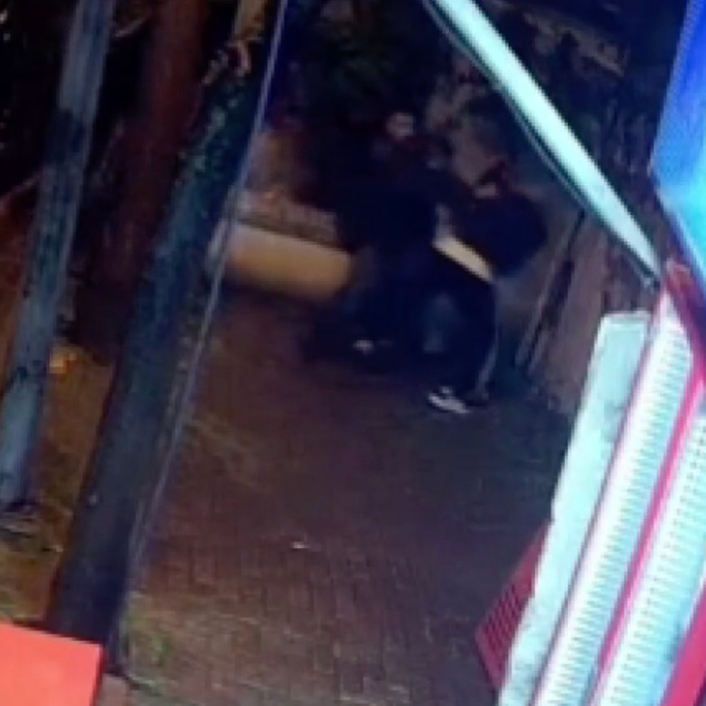 Kız meselesi yüzünden cinayet! Eski arkadaşların kavgasında 1 ölü, 2 yaralı!