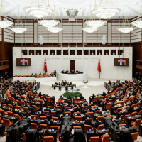 "65 yaş üstü emeklilere daha fazla zam yapılabilir"