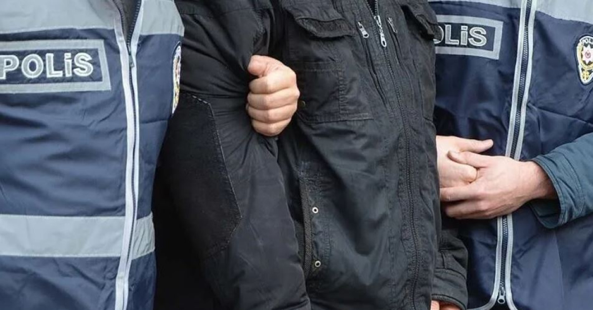 Teacher detained over posts insulting Turkey’s flag and Atatürk
