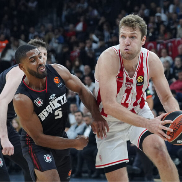 Beşiktaş, Olympiakos'a boyun eğdi!