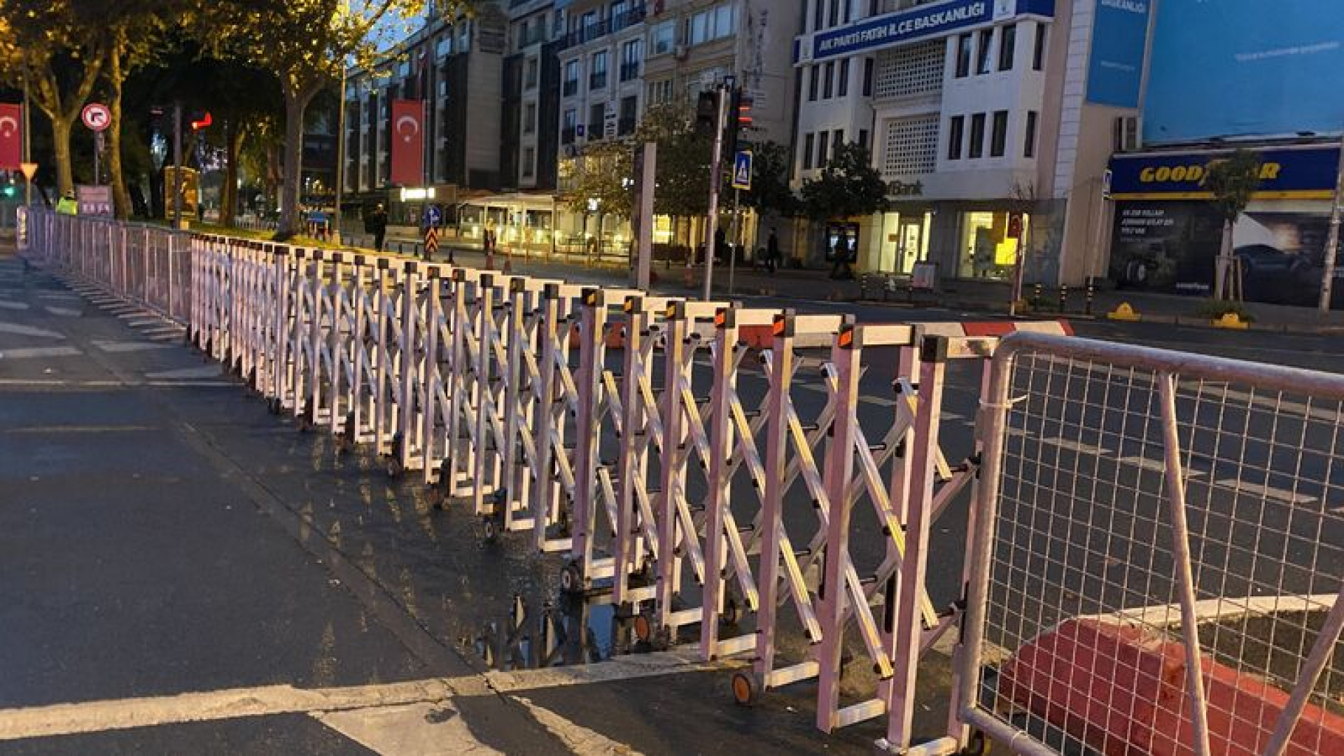 İstanbul'da yarın bazı yollar trafiğe kapatılacak: İşte alternatif güzergahlar