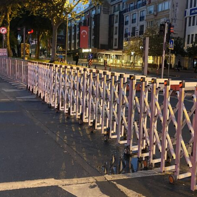 Bazı yollar trafiğe kapatıldı