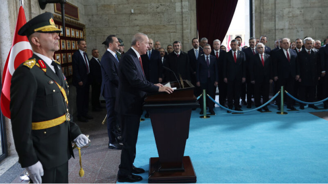 Cumhurbaşkanı Erdoğan ve devlet erkanı Anıtkabir'de
