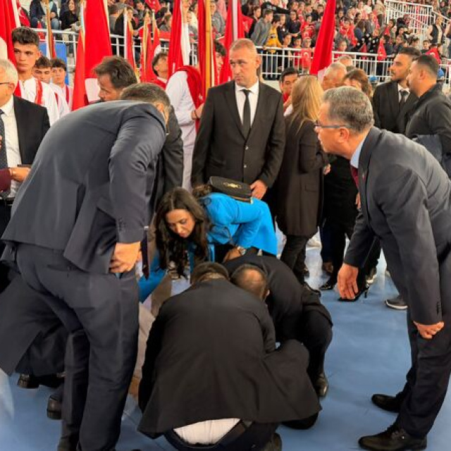 Fenalaşan öğrenciye milletvekilinden müdahale