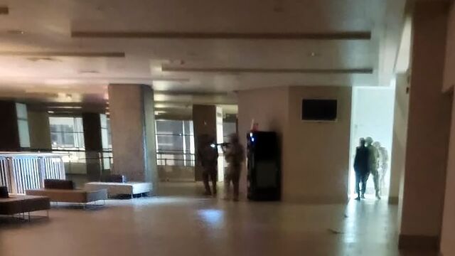 Adana'da istismar iddiasıyla polise sığınan kızını vurmak için hastaneyi bastı!