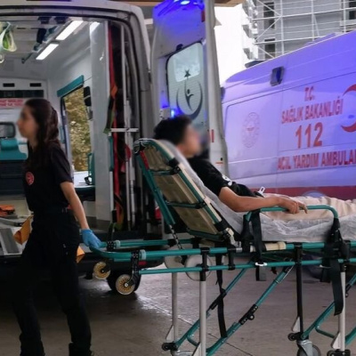 Duvardan atlarken dikenli teller karnına saplandı!