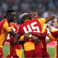Osimhen zirveye yerleşti, Leao siftah yaptı!
