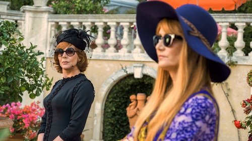 Maxine Prensi Çantaya Koyuyor