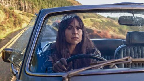 Üstü Açık Arabayla, Dolambaçlı Yolda