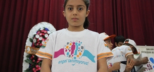 İŞARET DİLİYLE KUR'AN KERİM OKUMAYI ÖĞRENDİLER