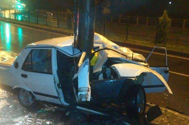 Dalaman Da Otomobil Elektrik Diregine Carpti 1 Agir Yarali Mugla Haberleri
