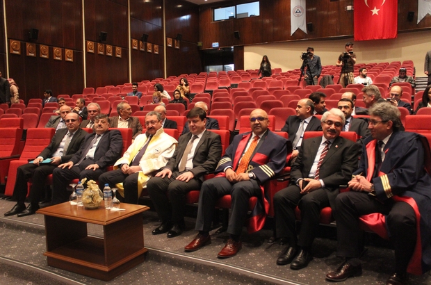 Eru Tip Fakultesi Dekani Prof Dr Hakan Poyrazoglu Tip Egitimi Can Cekisiyor Kayseri Haberleri