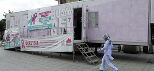 Mobil Mamografi Tırı Kent Meydanı'nda
