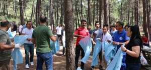 Kartal Belediyesi dernek üyeleri ile birlikte Aydos Ormanı'nı temizledi