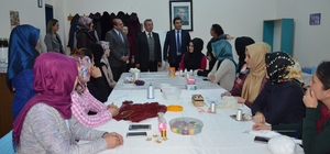 Başkan Çetin, hanım evlerini ziyaret etti