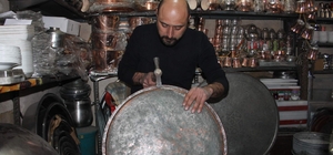 Paslı eşyaların arasında buldu, paha biçilemiyor