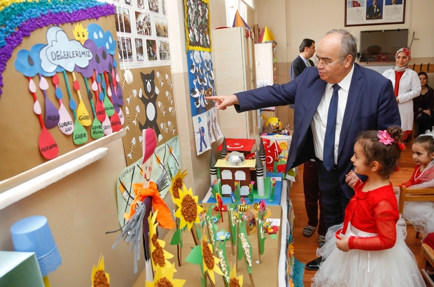 Iğne oyası işlemeli çiçek havlu modeli Iğne oyası işlemeli çiçek havlu modeli