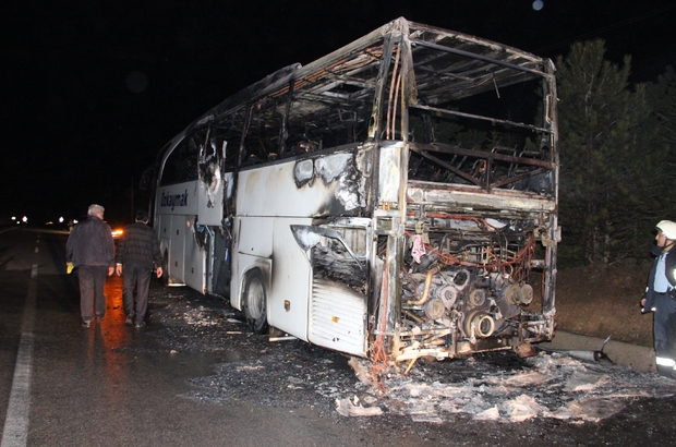 Yolcu Otobusu Alev Topuna Dondu Karaman Haberleri