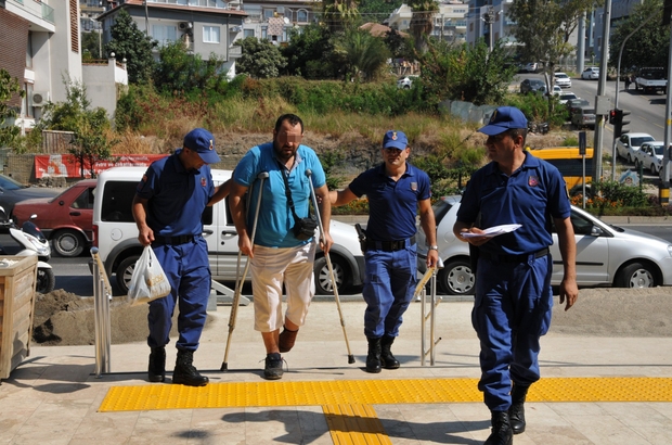 Koltuk Degnekli Zehir Taciri Antalya Da Koltuk Degnekli Zehir Tacirinden 60 Gram Metamfetamin Cikti Antalya Haberleri