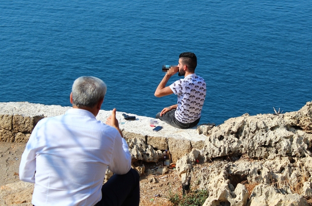 Antalya�da falezlerde silahlı intihar girişimi i̇ki gün önce eşinin evi