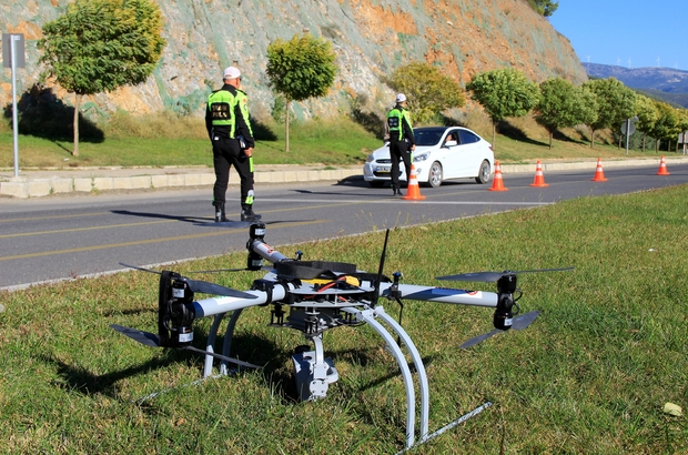 Trafikte drone'lu denetimleri sürüyor muğla emniyet müdürlüğü trafik  ekiplerinin son bir ayda havadan drone, yerden