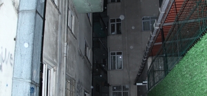 Zemini çöken 6 katlı bina boşaltıldı 